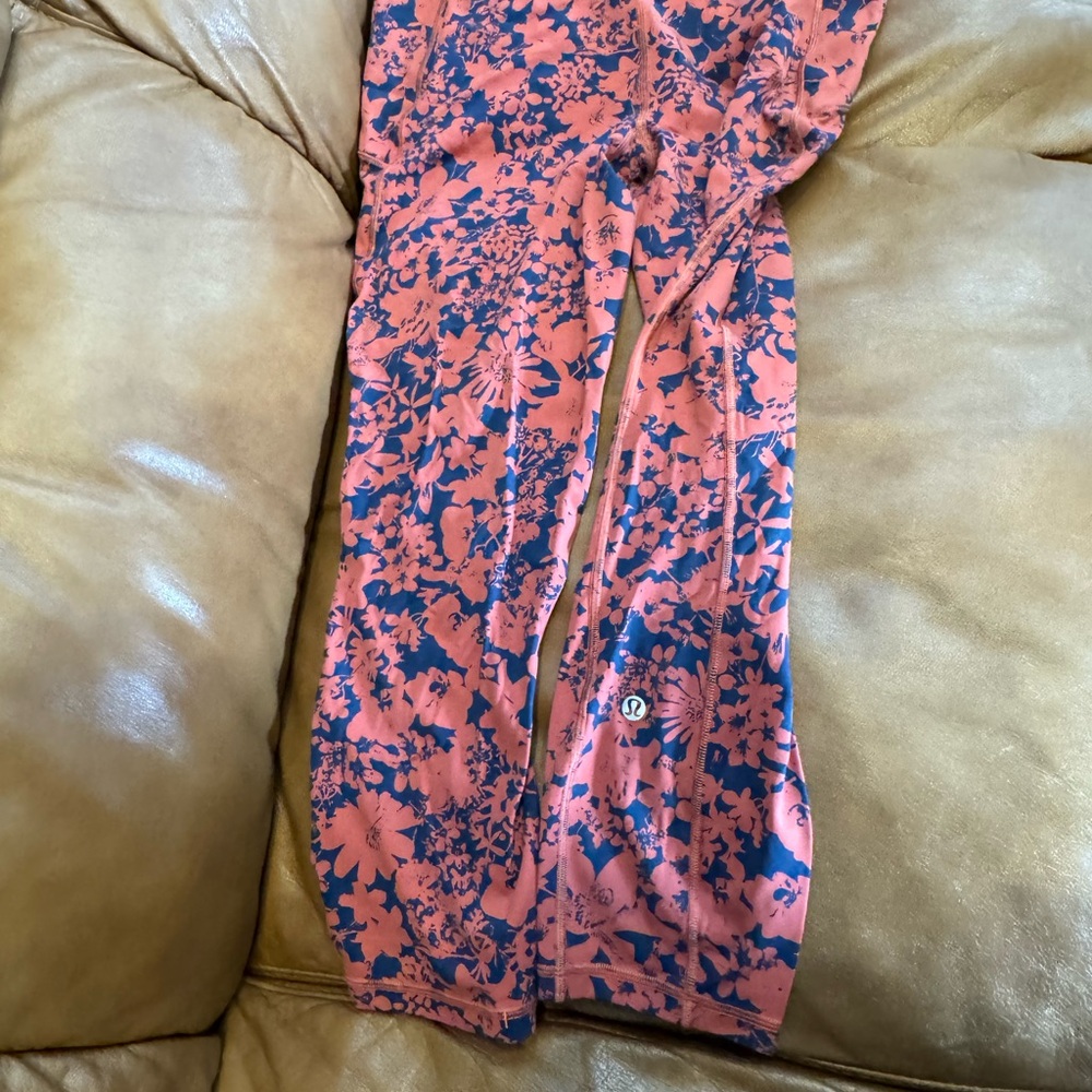 Lululemon Final Lap Crop - Size 12 - Picture 14 of 15